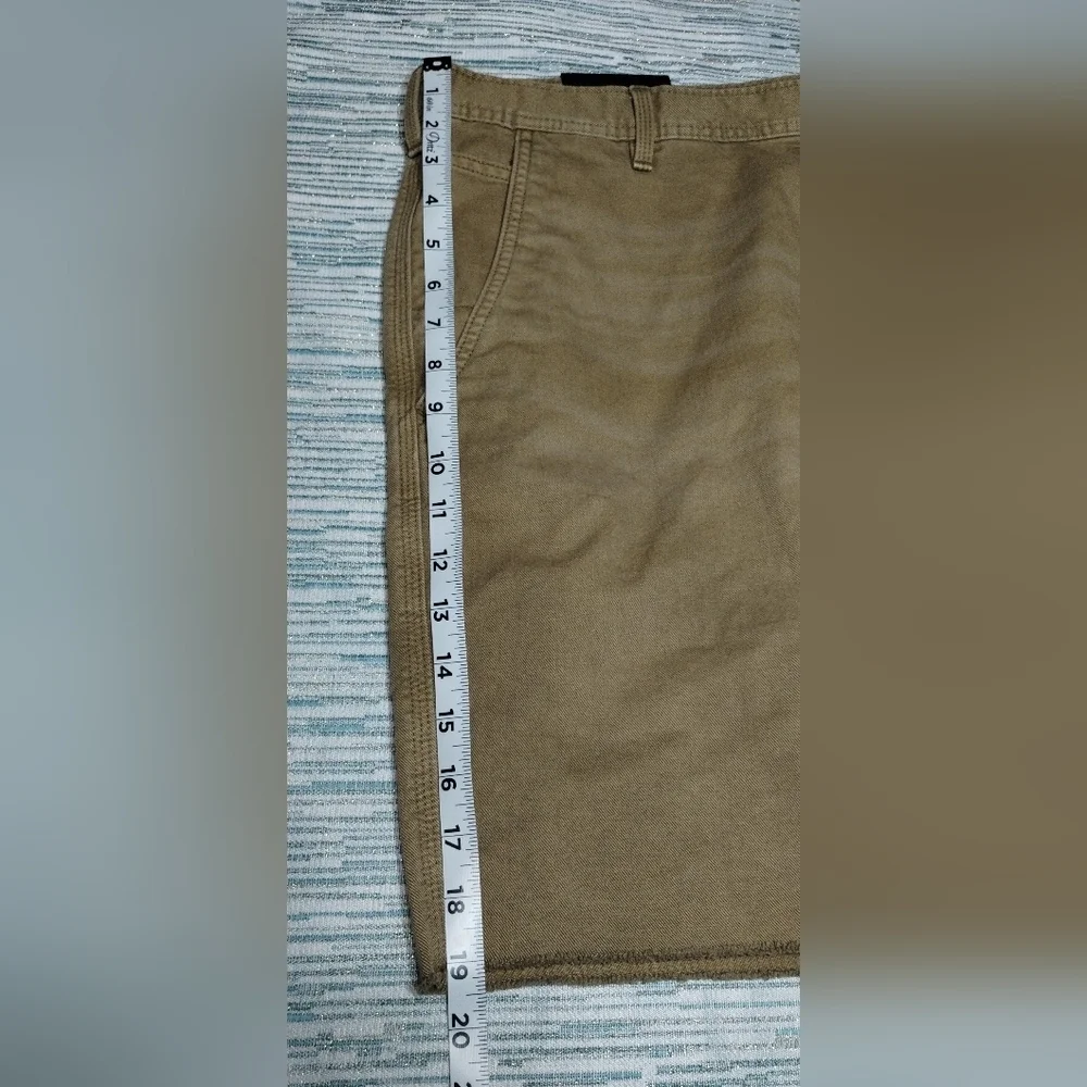 Banana Relublic Men's Shorts Mid Rise Cotton Size (42)